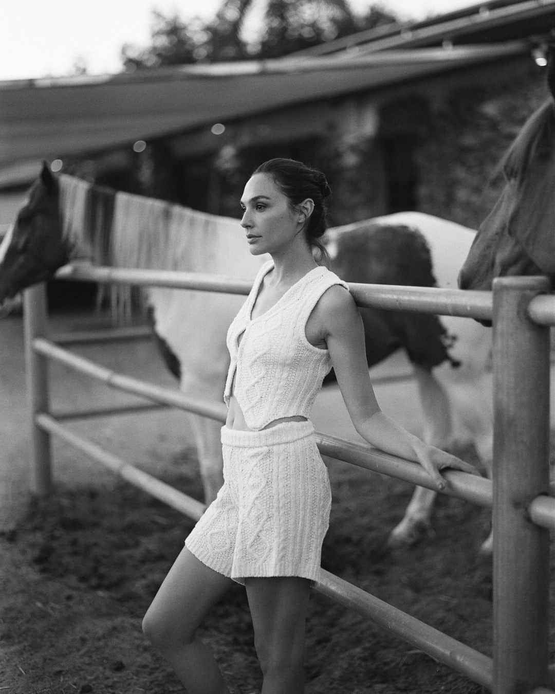 ガル・ガドットさんのインスタグラム写真 - (ガル・ガドットInstagram)「🩶」9月13日 0時22分 - gal_gadot