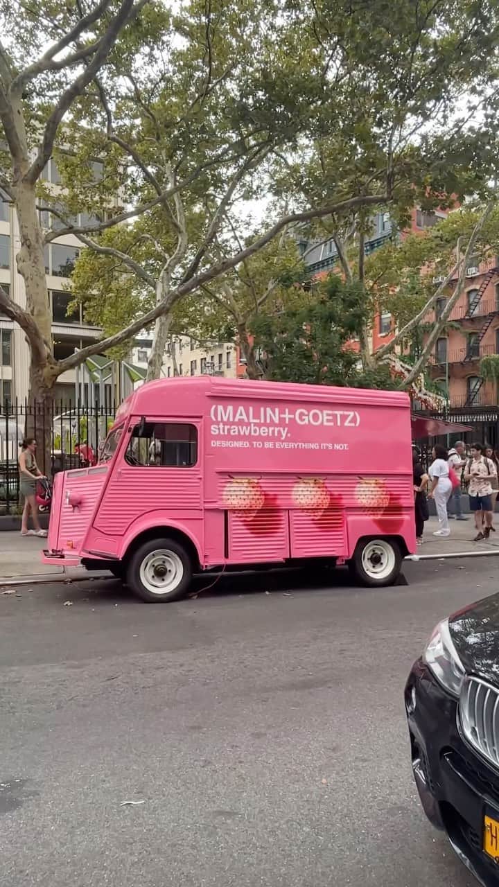 マリン&ゴッツのインスタグラム：「thank you to everyone who came out this weekend to experience our world of strawberry. 🍓」