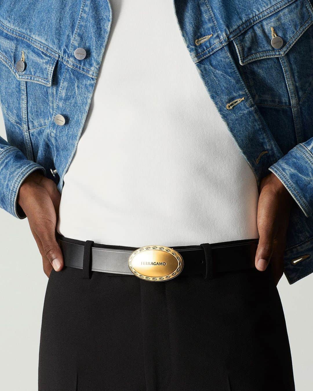 サルヴァトーレ・フェラガモのインスタグラム：「Newness arises from attitude.  #FerragamoBelts」