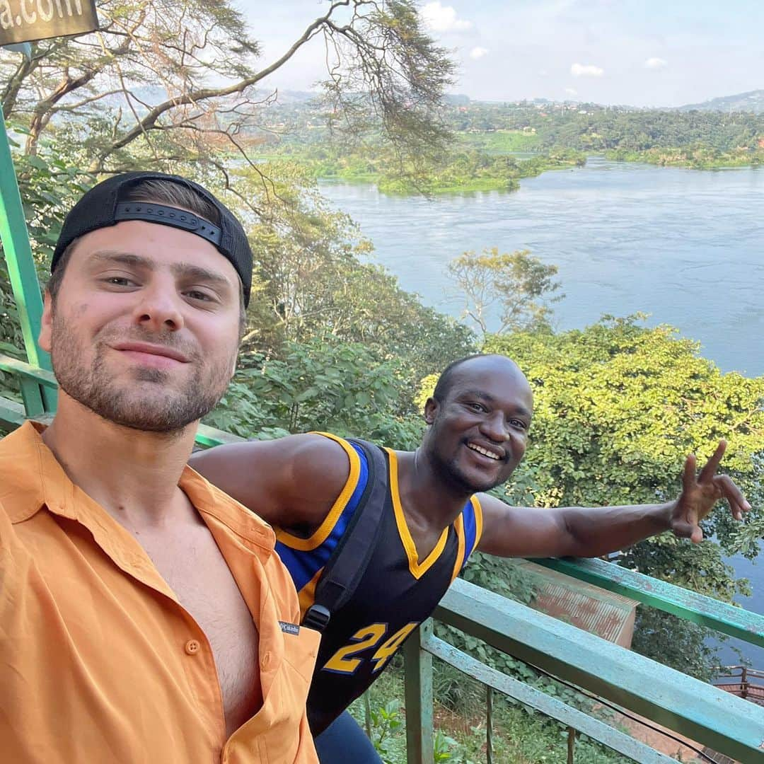 ギャレット・バックストロームさんのインスタグラム写真 - (ギャレット・バックストロームInstagram)「The experience I had serving in Uganda had eternal transformative power within my life. In America, it’s so easy to be consumed by the self-centered, pleasure seeking cultural norms that give us temporary highs and empty fulfillment. Our desire for material gain, status, and power have resulted in ourselves becoming the biggest idol in our lives.   The encouragement is to follow in the steps of Jesus who reversed the values by teaching that the first shall be last and the last shall be first. Greatness is measured by one’s willingness to serve others rather than your power, wealth, or status. Let the 'Why' in what we do be a reflection of Him who showed us the power of altruism.」9月13日 0時56分 - gbackstrom