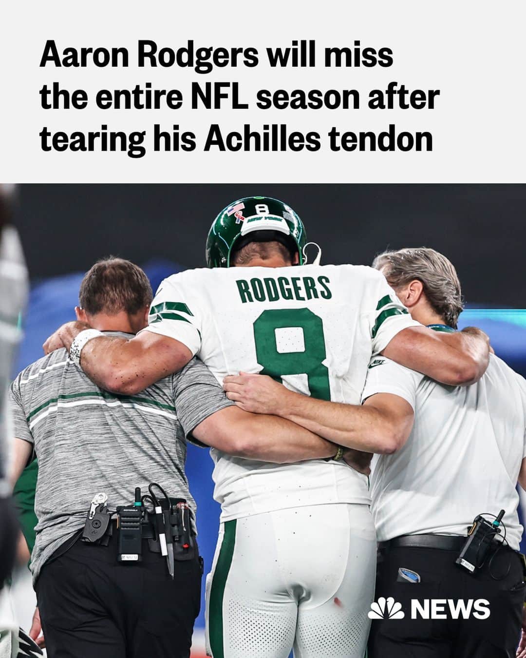 NBC Newsのインスタグラム：「New York Jets quarterback Aaron Rodgers suffered an Achilles tendon tear, the NFL confirmed on Tuesday, in a catastrophic injury that'll sideline him for the rest of 2023 — and could potentially end his career.  Rodgers, who turns 40 later this year, had spent this entire career with the Green Bay Packers before coming to the Jets, in hopes of revitalizing the franchise that's endured seven consecutive losing seasons.  Read more at the link in bio.」