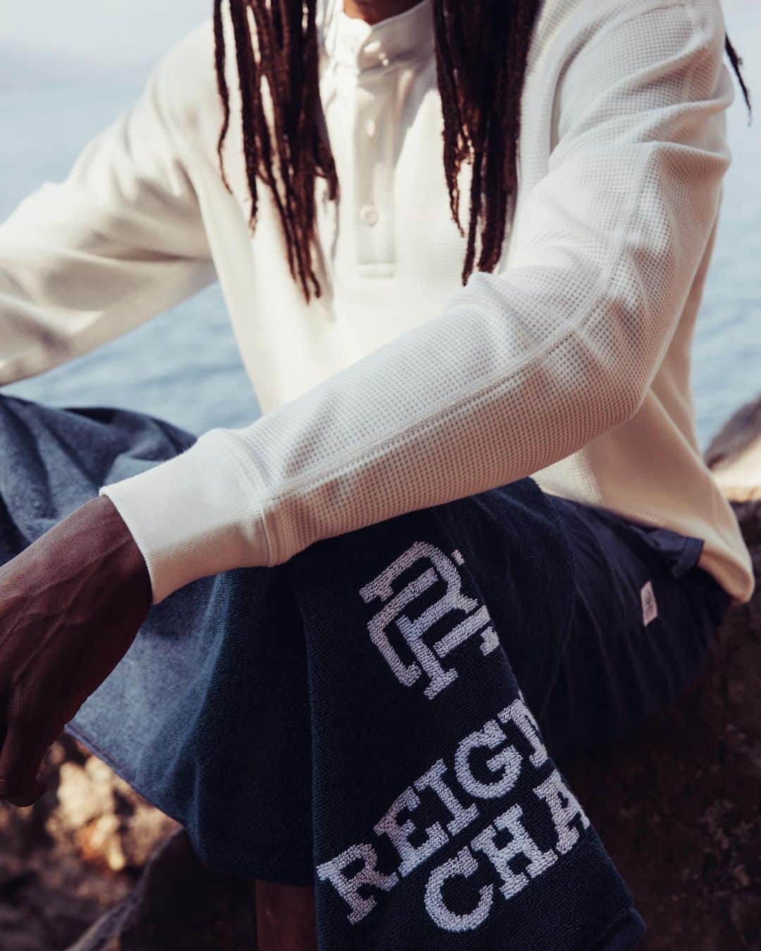 のインスタグラム：「An effortless choice between seasons, our new Lightweight Waffle fabric weighs 275 GSM, and is developed from a finer blend of cotton and modal fibers meant to balance core temperature in mild to warm conditions.  Thermals to layer all year round — our Lightweight Waffle silhouettes arrive in shades of Ivory, Black, and Heather Grey.」