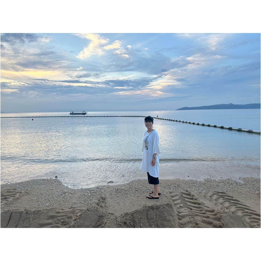 たかはしゆいさんのインスタグラム写真 - (たかはしゆいInstagram)「🏝️旅の思い出🏝️ Part1〜石垣島編〜 ・ 人生初の石垣島❤️ 1日目は夕方についたので 足だけ海を楽しみました😊🏝️✨ ・ 夜は、石垣牛の焼肉😍 予約必須の人気店へ！ フリーでダメ元で行ってみたら…予約なしではいれた✨ 最高に運が良すぎる〜❤️ ・ 何を食べても美味しい😋 見た目より脂がしつこくなくていくらでもいけちゃう😍 本当に美味しかったです❤️ ・ ・ #人生初 #石垣島 #旅の思い出  #フサキビーチ #石垣牛 #焼肉 #焼肉 #石垣島グルメ #ishigaki #たかはしゆい」9月13日 1時03分 - t.yuirin