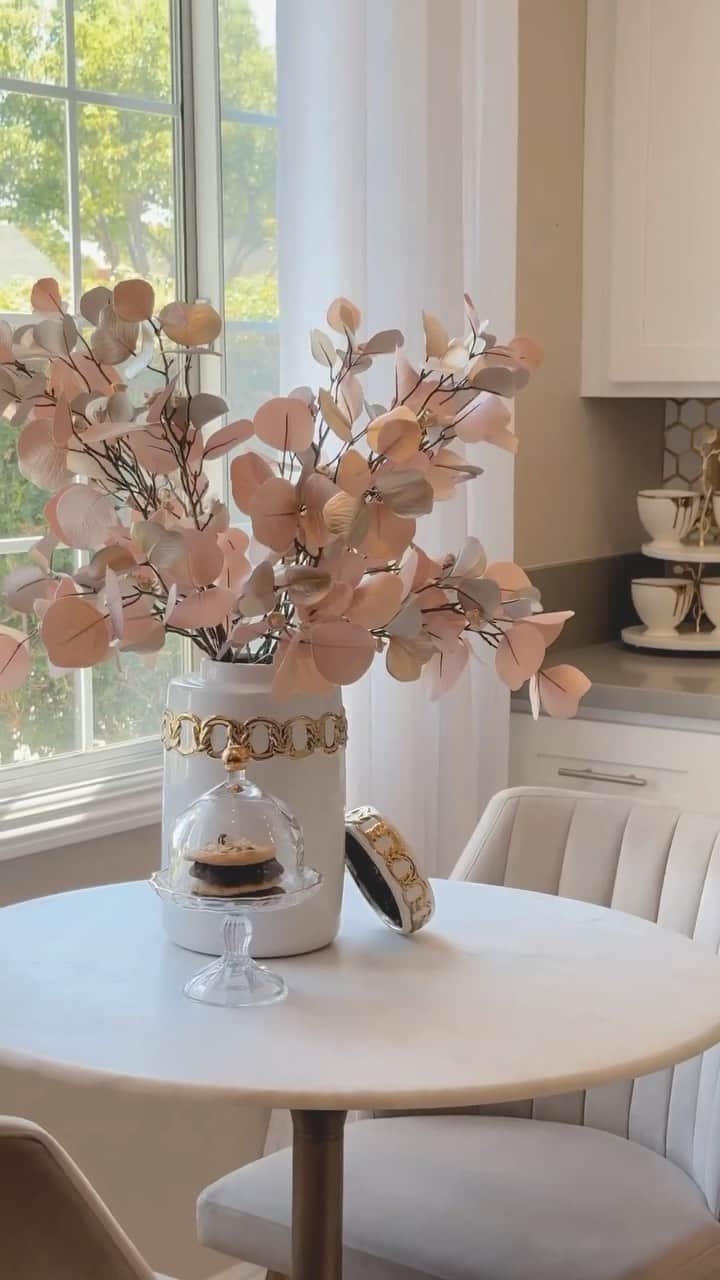 のインスタグラム：「We are so in love with this Fall kitchen refresh by @home.ideas.by.g 😍🍂 Thank you for this beautiful styling, Gofran! We appreciate you & your support🤍 Shop inspiremehomedecor.com for our home decor collections, link in bio!」