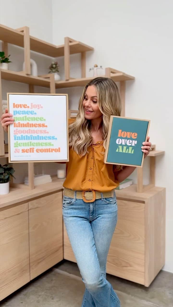 のインスタグラム：「Today is National Day of Encouragement, and what better way to be encouraged than to be reminded of God’s goodness and faithfulness with a few inspirational wall decorations 🙏🏼  A select few of my Candace Brand items, including these 3 wall decorations, are 40% off until 9/14! Click the link in my bio and then click the “Candace Brand” link to see 💕  Remember to give those around you encouragement today and every day!」