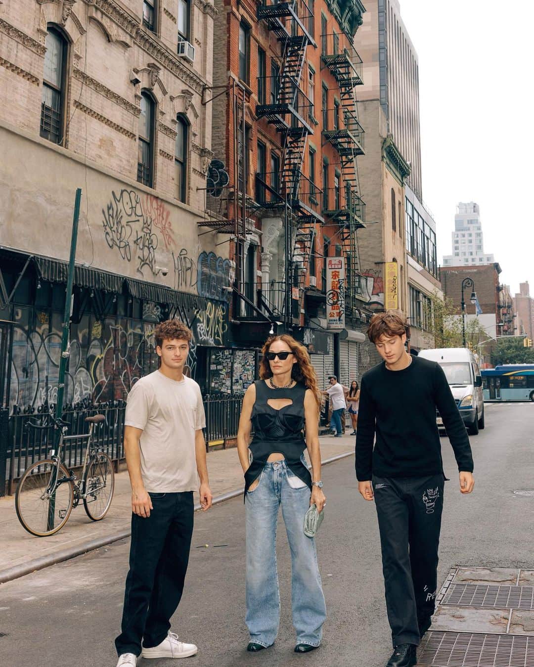 のインスタグラム：「ON THE ROAD XK #nyfw」