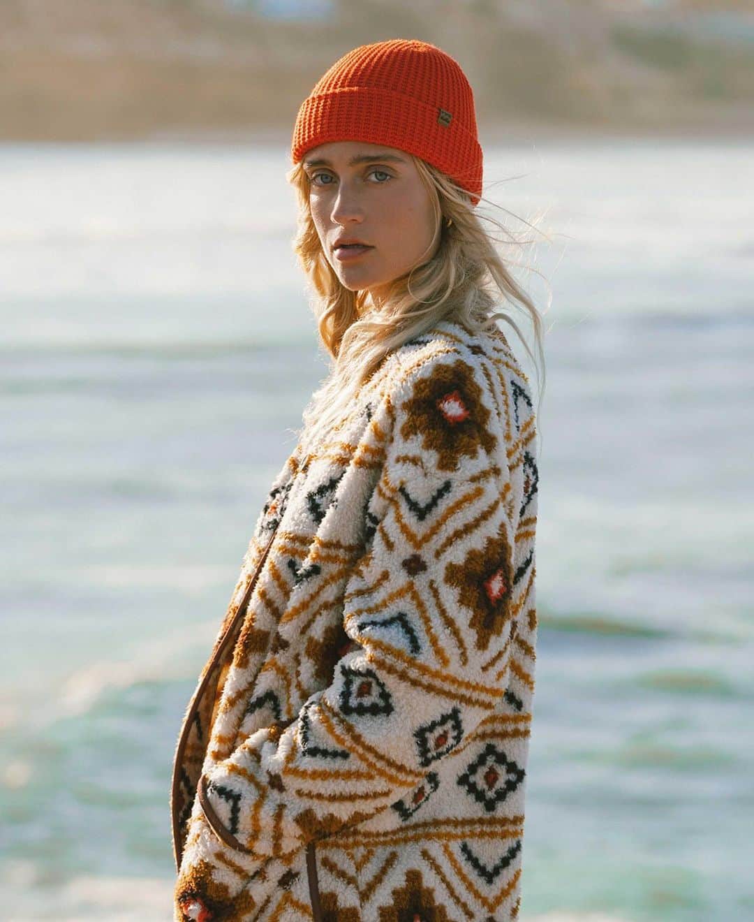 BILLABONG WOMENSのインスタグラム：「Crisp mornings in cozy layers.」