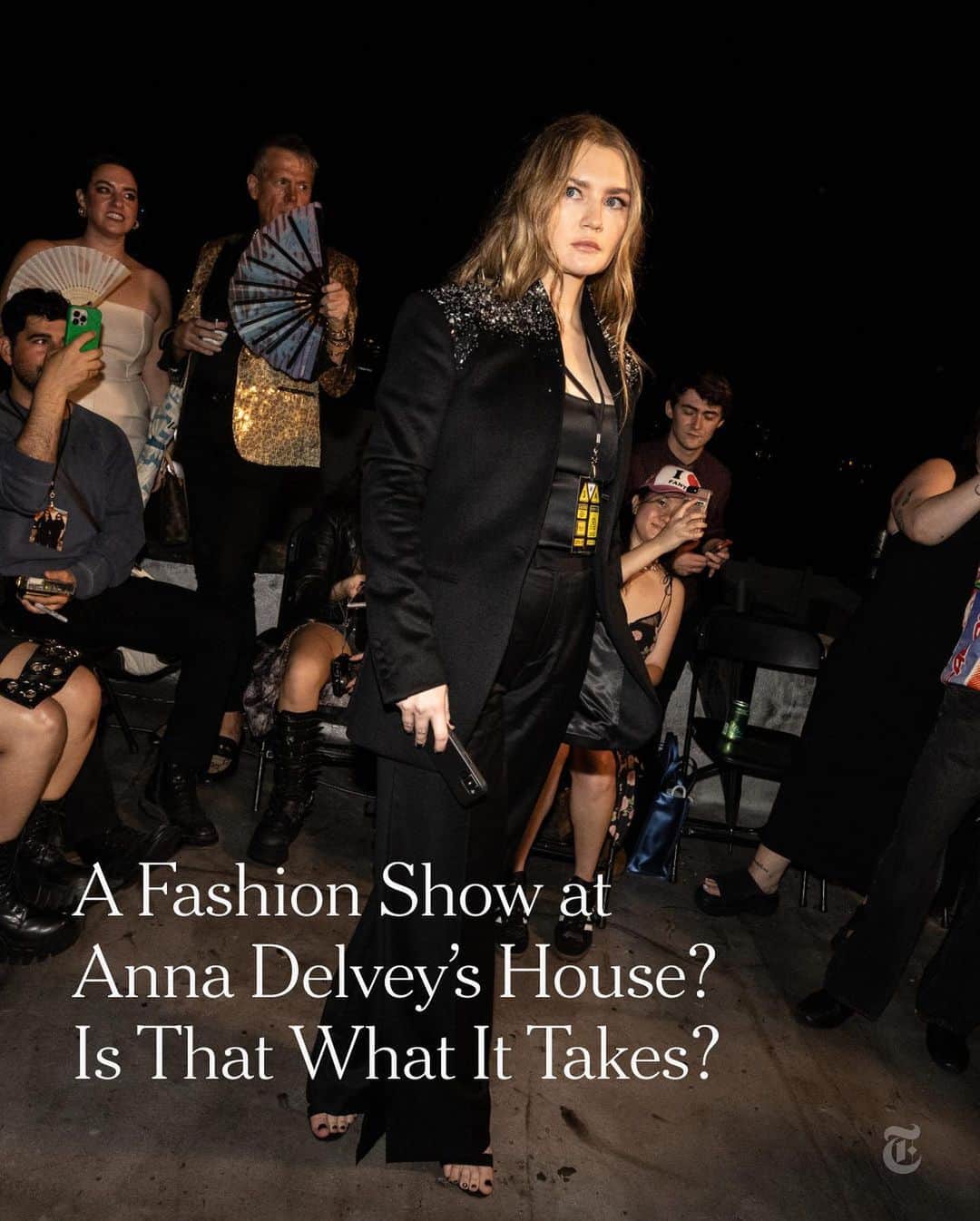 New York Times Fashionのインスタグラム：「How far would you go to get attention for your work?  Some fashion designers do it by being as absurd as possible, while others do it with noise. But until this season, no one had done it with the help of a notorious society grifter and fake German heiress currently under house arrest.  On Monday, Anna Delvey (real name Anna Sorokin), who became famous for conning a swath of New York rich, was a co-host of the fashion show debut of Shao, a genderless suiting-meets-streetwear-meets-corsetry label founded by Shao Yang.  And she didn’t just lend her (fake) name on the invitation: She lent her address on it, too, as the event took place at her walk-up in East Village.   But of all places, why host it on @theannadelvey’s rooftop? Read @vvfriedman’s review and go inside the show at the link in our bio. Photos by @rebeccasmeyne」