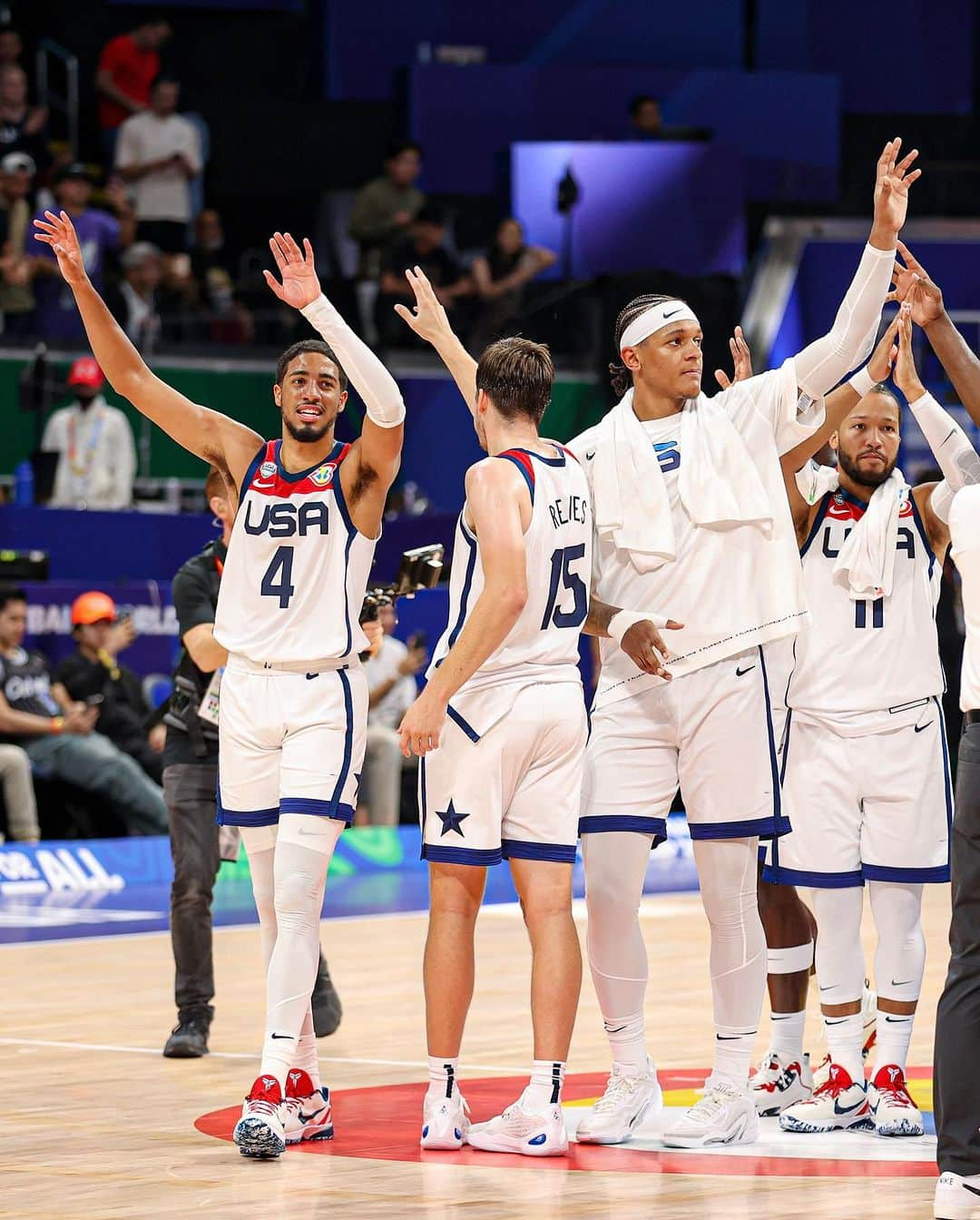 USA Basketballさんのインスタグラム写真 - (USA BasketballInstagram)「Thank you, Manila 🇵🇭  Your love for the game is unrivaled. 🇺🇸 #USABMNT out ✌️」9月13日 1時27分 - usabasketball