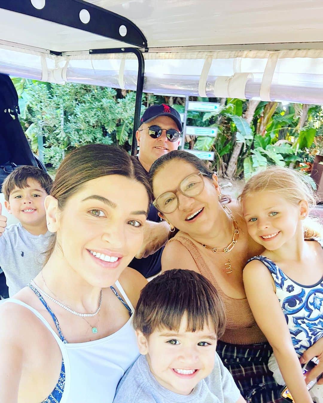 ナタリア・ベッカーのインスタグラム：「Final de semana dos sonhos com os avós ☀️🇮🇹❤️ #makingmemories❤️」