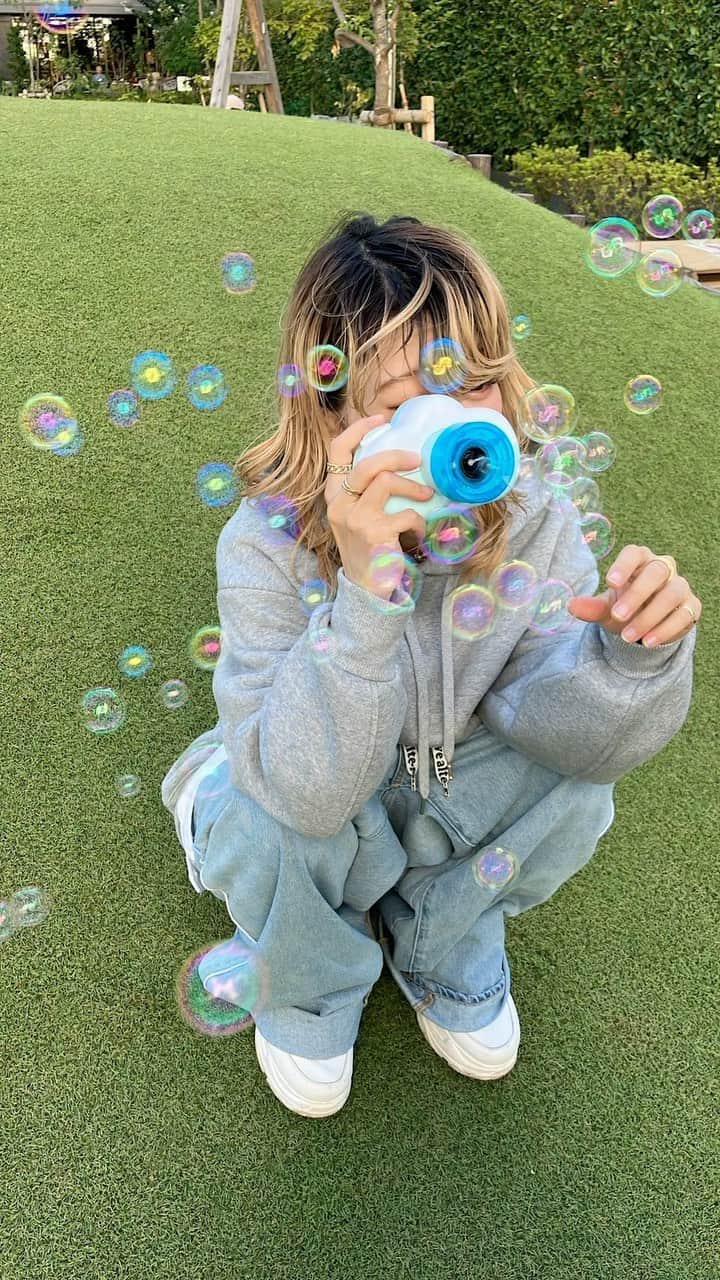ロザリーナのインスタグラム：「#ハッピー注意報   #恋は盲目ですね」