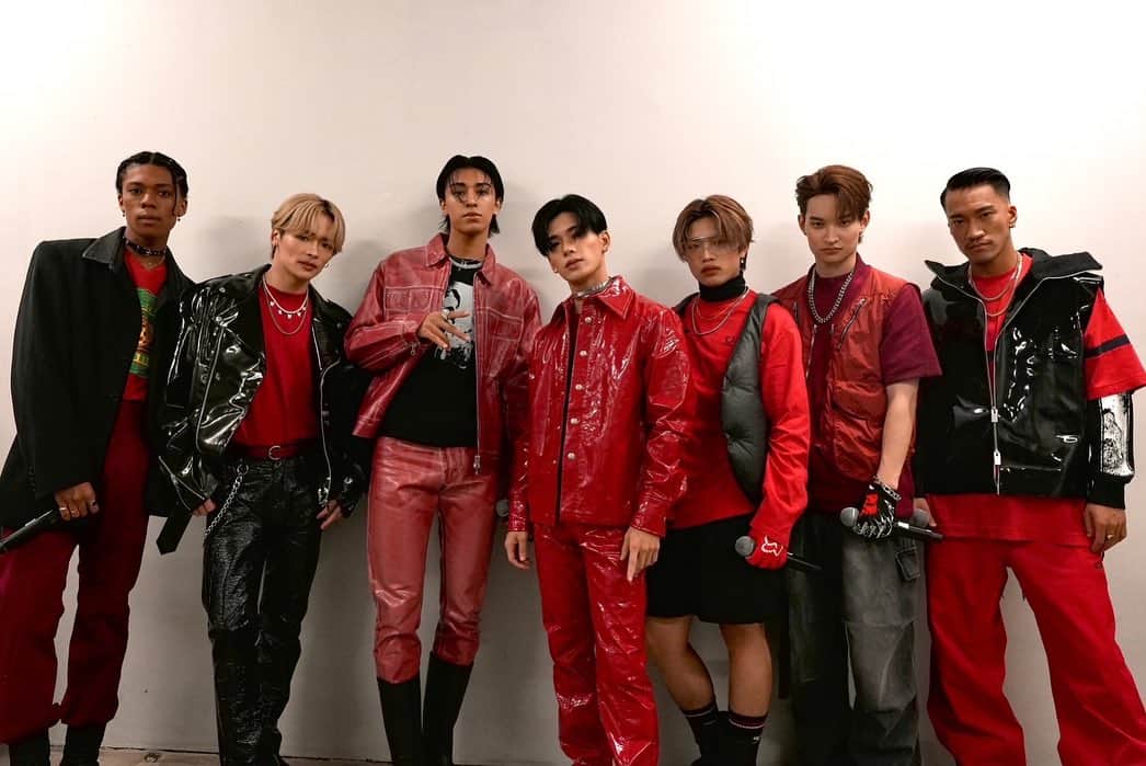 PSYCHIC FEVERさんのインスタグラム写真 - (PSYCHIC FEVERInstagram)「. “FIRE feat. SPRITE” PRESS CONFERENCE & RELEASE LIVE  🗓️2023.09.12  Thank you for coming to our very first RELEASE LIVE IN BANGKOK🇹🇭🔥  หวังว่าทุกคนจะสนุกกับเพลง FIRE และมาดู MV กันเยอะๆนะคร้าบ‼️  LOVE YOU ALL #ForEVER…🔥  #FIRE_PCFxSPRITE #PSYCHICFEVER #SPRITE @spritezakup @bearknuckleofficial  #HighCloudEnt @highcloudent」9月13日 2時03分 - psyfe_official