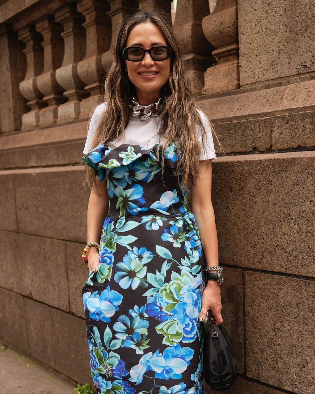 Shopbopさんのインスタグラム写真 - (ShopbopInstagram)「LOOKS OF #NYFW: Team Shopbop kicks off Fashion Week Day 5 in moody blooms & sharp tailoring (as seen on Fashion Director @carolineinnycity and Senior Buyer Sarah Lerer)—swipe for more street-style angles.」9月13日 2時06分 - shopbop