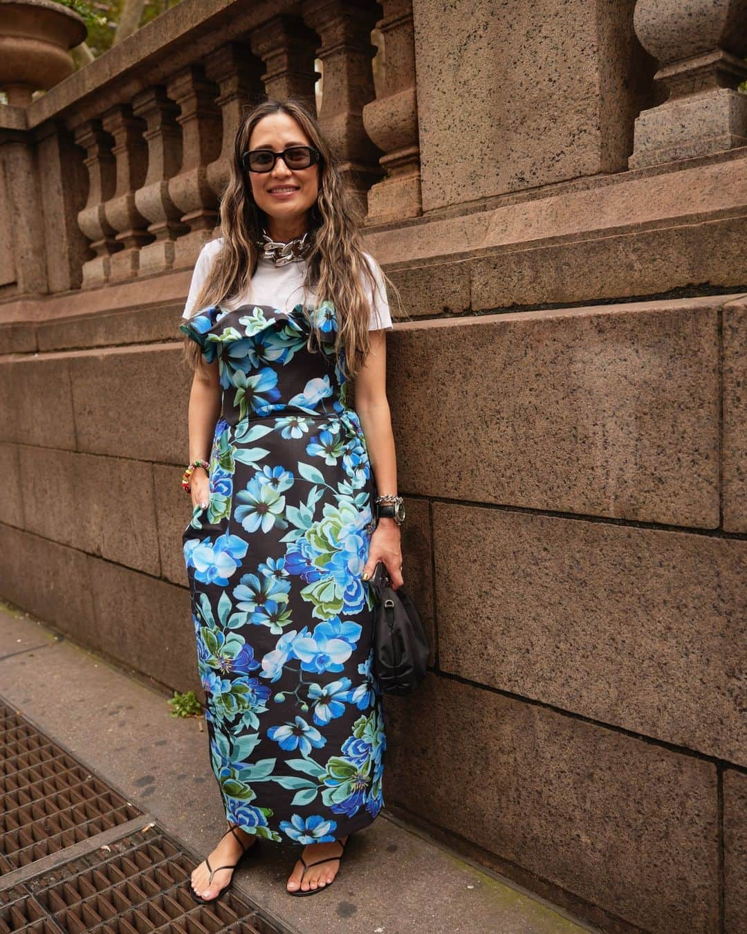 Shopbopさんのインスタグラム写真 - (ShopbopInstagram)「LOOKS OF #NYFW: Team Shopbop kicks off Fashion Week Day 5 in moody blooms & sharp tailoring (as seen on Fashion Director @carolineinnycity and Senior Buyer Sarah Lerer)—swipe for more street-style angles.」9月13日 2時06分 - shopbop