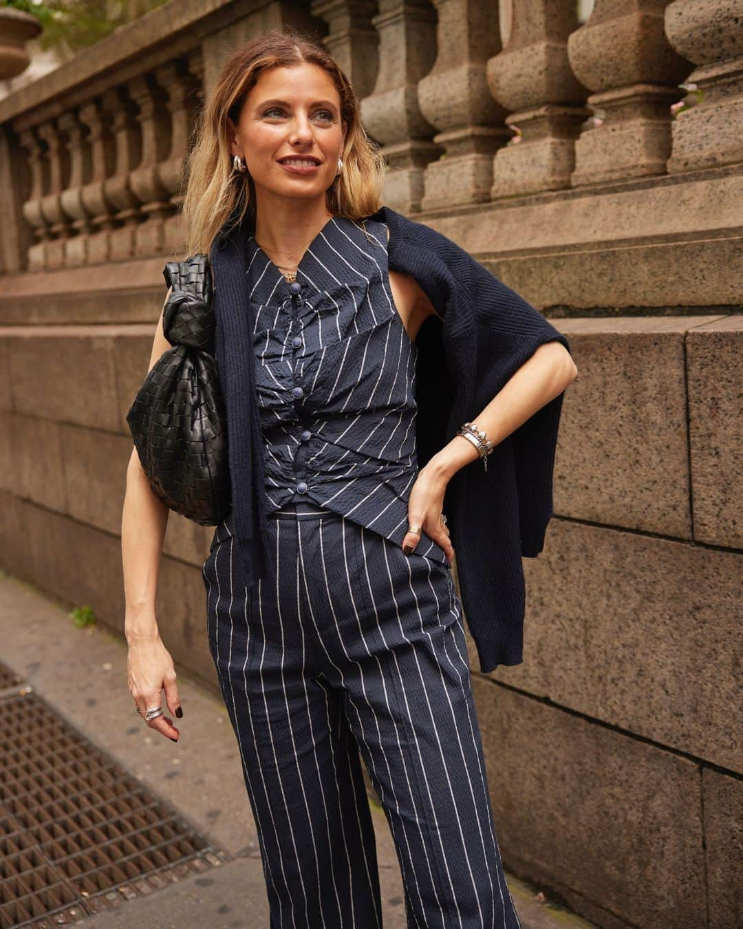 Shopbopさんのインスタグラム写真 - (ShopbopInstagram)「LOOKS OF #NYFW: Team Shopbop kicks off Fashion Week Day 5 in moody blooms & sharp tailoring (as seen on Fashion Director @carolineinnycity and Senior Buyer Sarah Lerer)—swipe for more street-style angles.」9月13日 2時06分 - shopbop