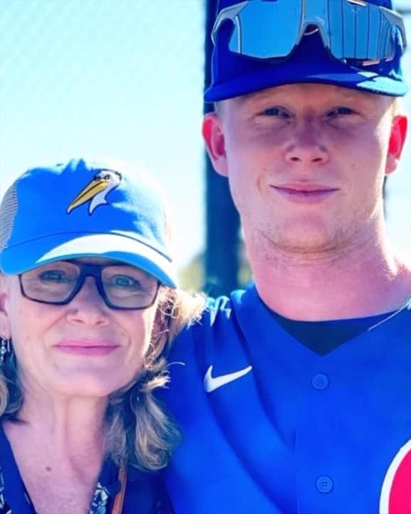 シカゴ・カブスのインスタグラム：「From a TV show to THE show. Get to know @cubs call up @petecrowarmstrong and his family’s history on set 🎬  (via @milb_players)」