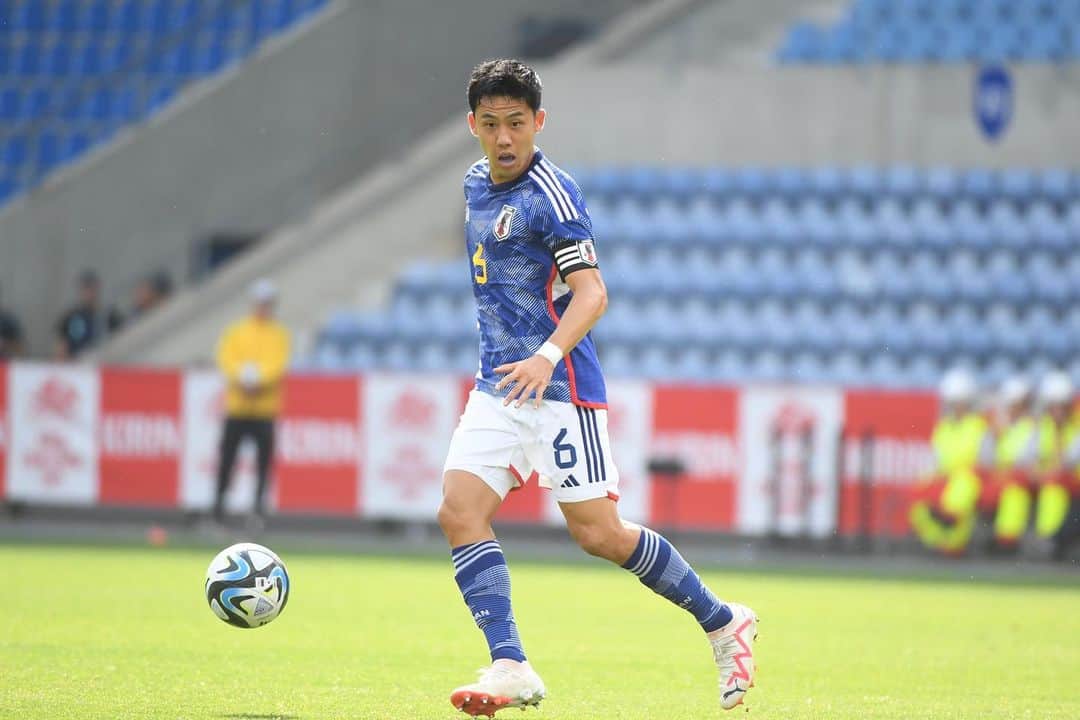 遠藤航のインスタグラム：「.. .2 wins ✅ . 応援してくれた皆さんありがとうございました！ また少し成長した日本代表を見せられたかなと思います。 さらに成長していくためにもチームに戻ってまた個人個人が結果を残せるように頑張っていこう！ 10月も引き続き応援よろしくお願いします。 . #japan #samuraiblue #nationalteam  #🇯🇵 #football #germany #turkey  . #日本代表 #サムライブルー  #サッカー #遠藤航」