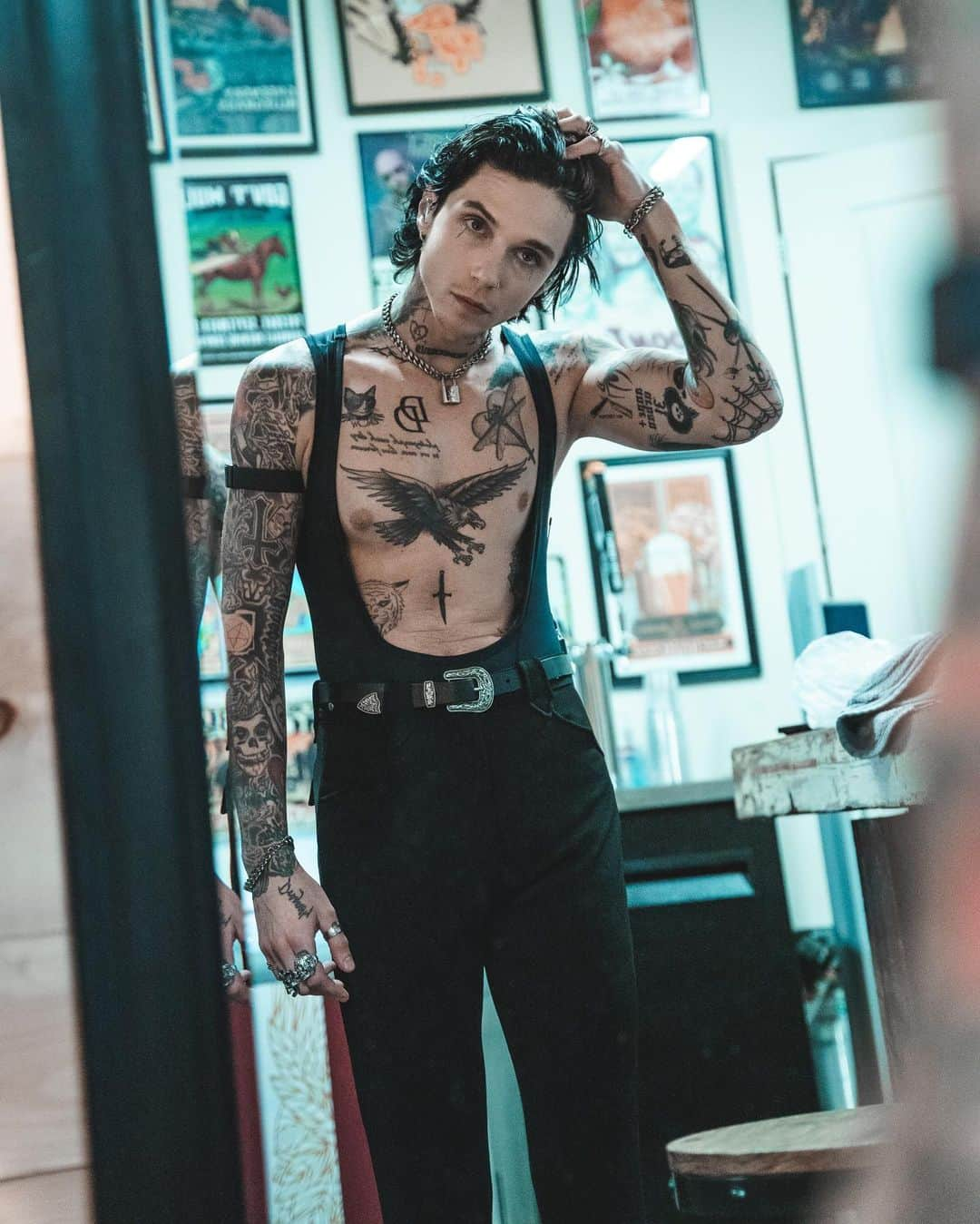 アンディー・ビアーザックさんのインスタグラム写真 - (アンディー・ビアーザックInstagram)「Louisville and Birmingham were amazing! Thank you! Tonight the BVB & VV Tour is in St. Pete FL 🦇 📷 @shawnbrandonmedia」9月13日 2時20分 - andyblack