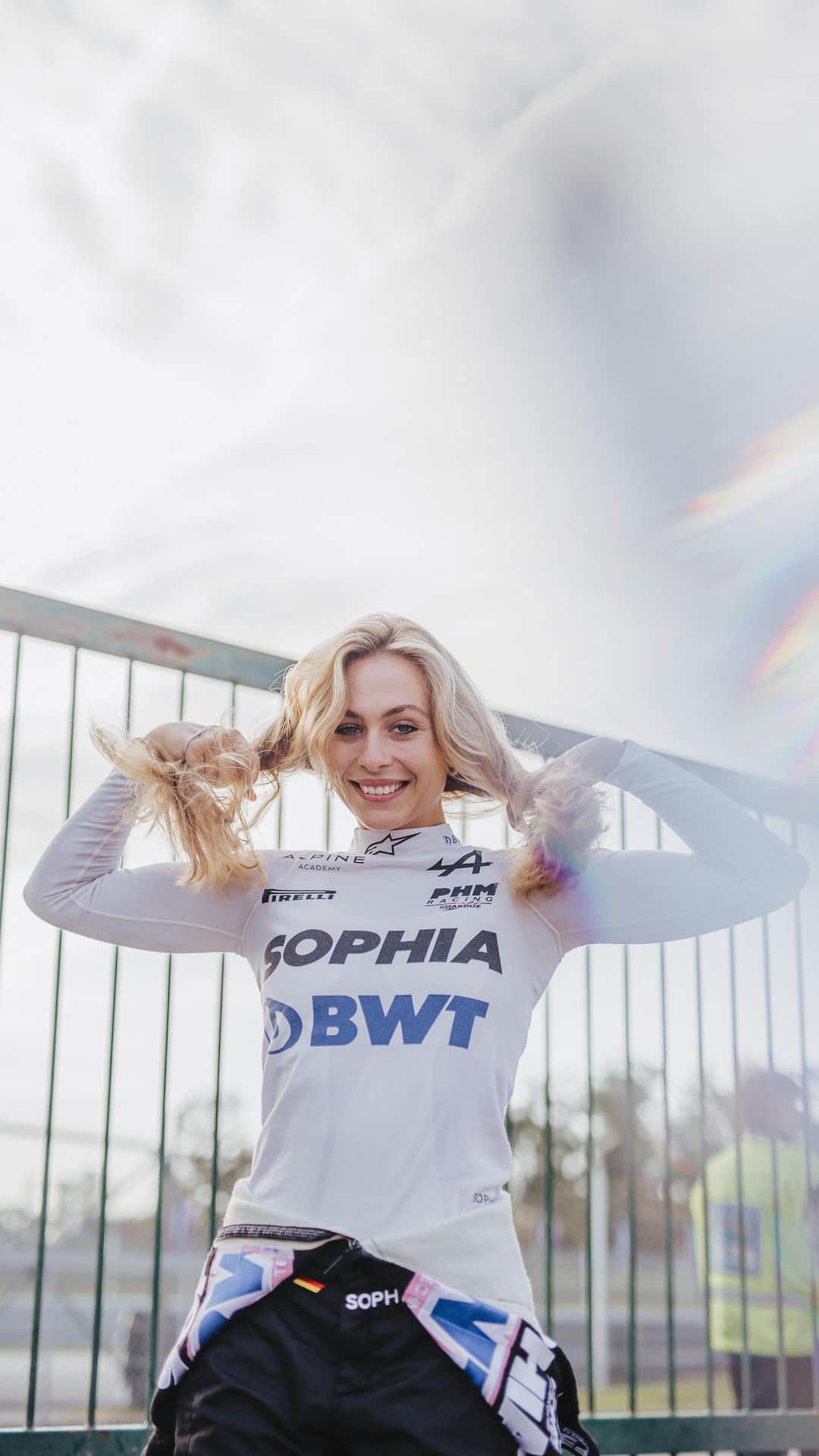 ソフィア・フロルシュのインスタグラム：「My life 💙💨 // 📸 x @thomasmarzusch // #sophia #sophia99 #changeagent #racegirl #racing #motorsport #unscripted #soptimism #f3」