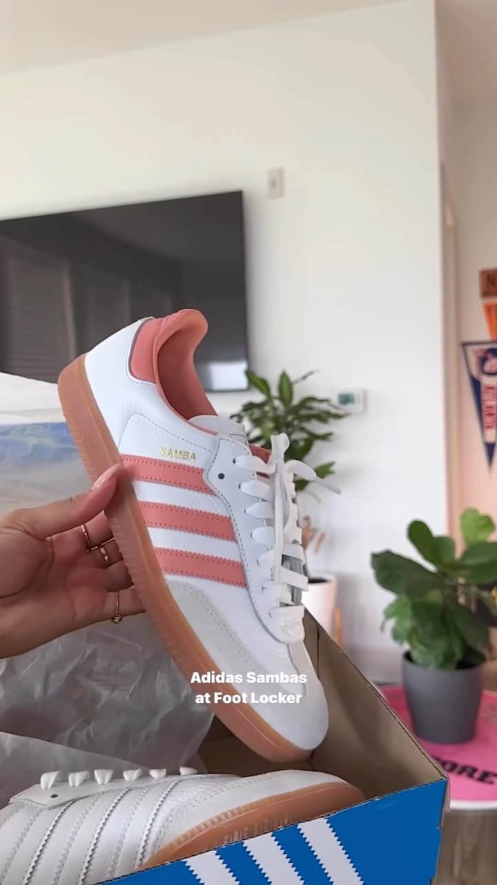 のインスタグラム：「Simplicity is key 🔑   Build timeless fits with @sydpaige_ & the trendiest kicks & apparel.  Shop these looks at Foot Locker now.」
