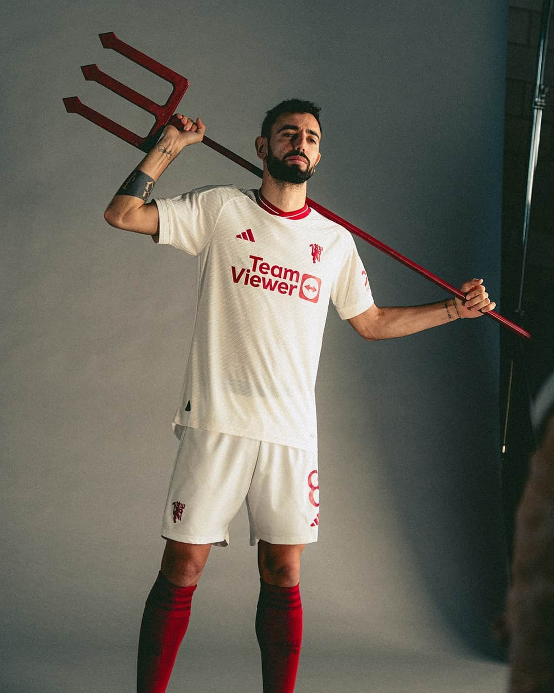 マンチェスター・ユナイテッドさんのインスタグラム写真 - (マンチェスター・ユナイテッドInstagram)「Our captain 🔴🔱  #MUFC #ManUtd #BrunoFernandes」9月13日 2時46分 - manchesterunited