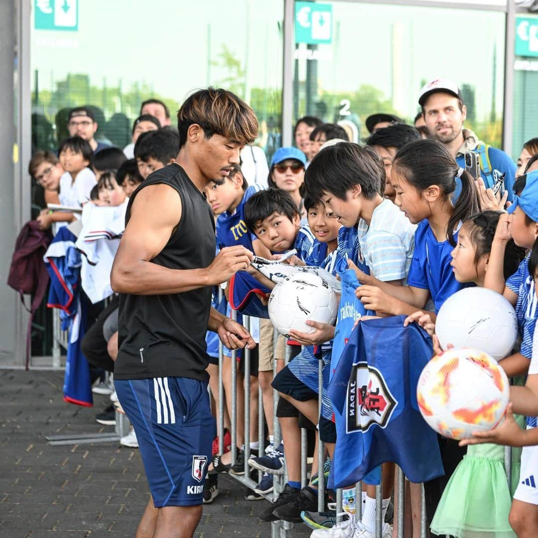 守田英正のインスタグラム：「沢山の応援ありがとう。 また10月に日本で会いましょう🇯🇵 @japanfootballassociation」