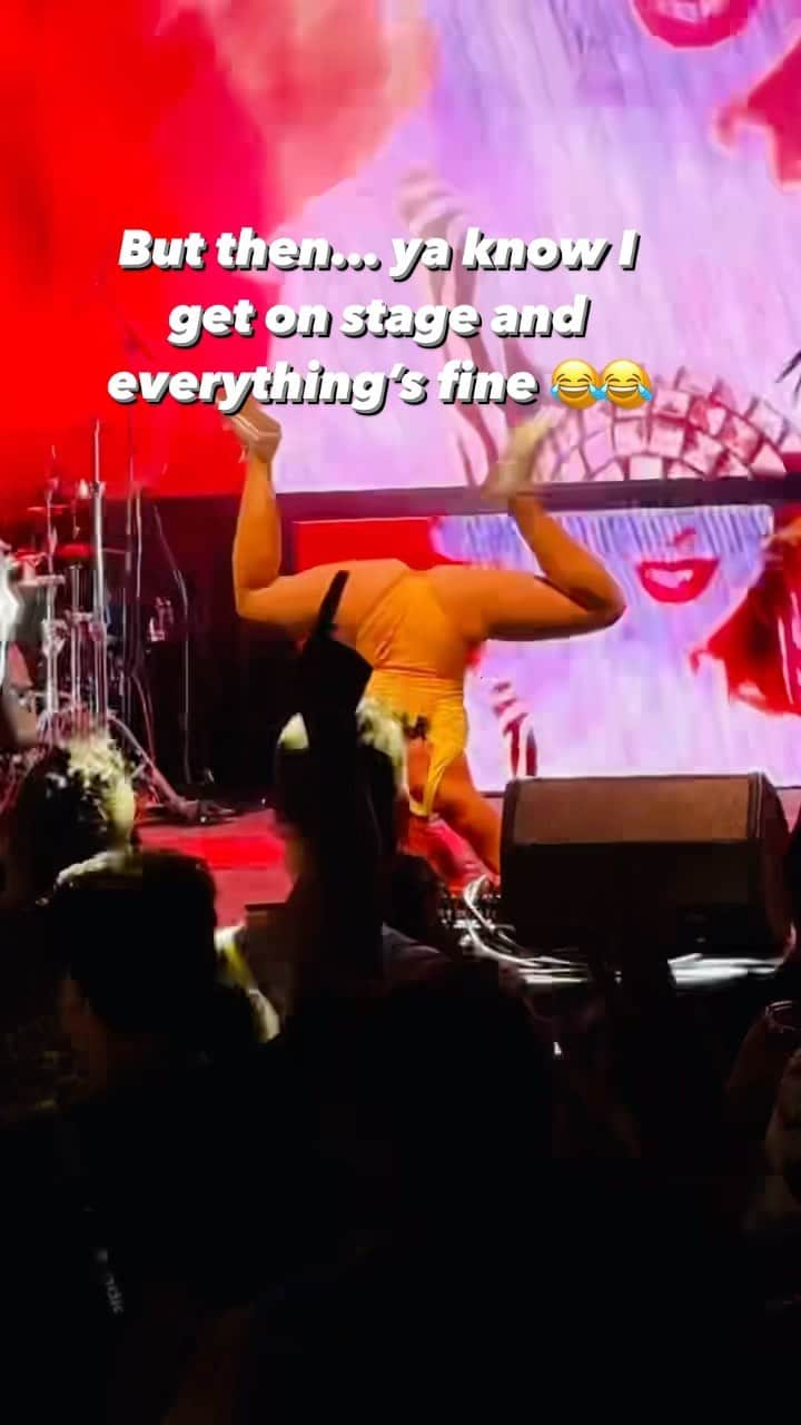 ボニー・マッキーのインスタグラム：「Just give me a few moments and I’ll be good 😅😂❤️ #hotgirlsummer #bombastic #liveshows」