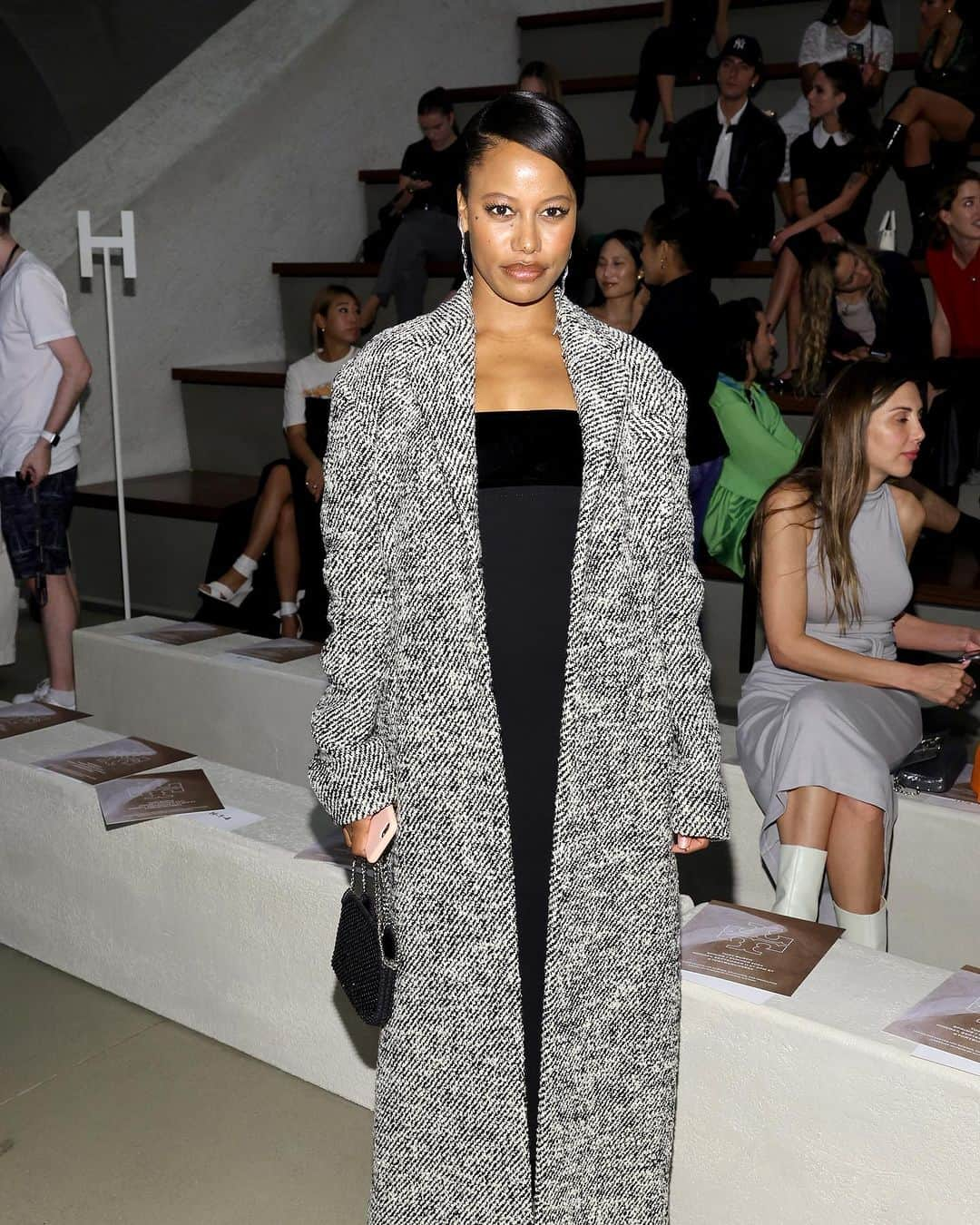 Fashion Weekさんのインスタグラム写真 - (Fashion WeekInstagram)「The girls have arrived. #LoriHarvey, #TaylourPaige, and #HariNef sat front row at #ToryBurch last night. #IMGModels」9月13日 3時35分 - fashionweek