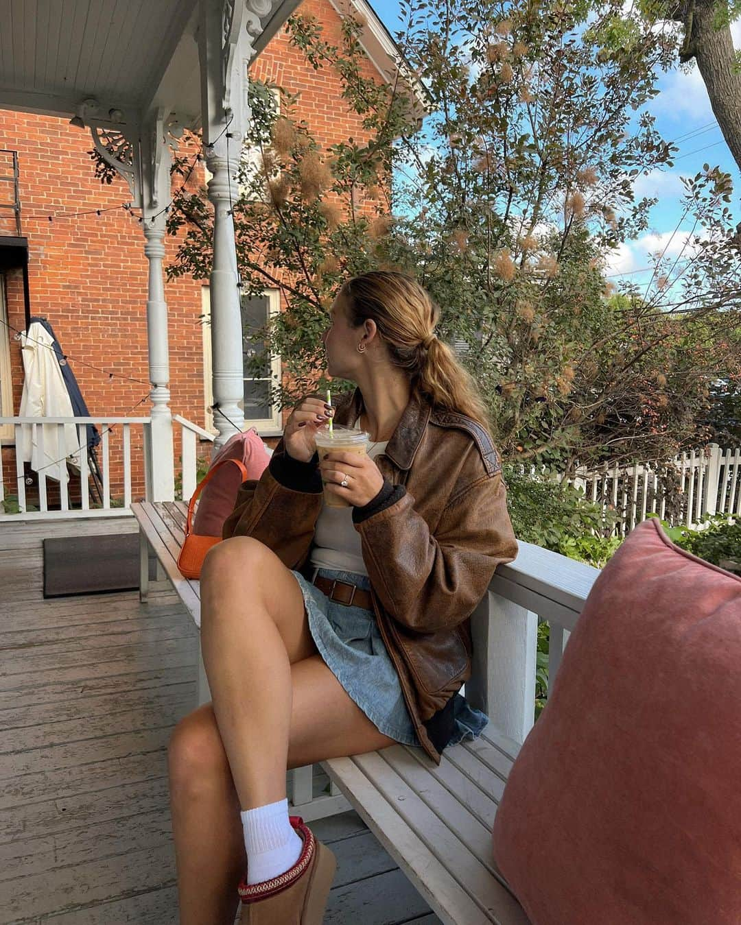 Alex Centomoのインスタグラム：「September has entered the chat… 🍂☕️🪄🕯️🍎🧺」