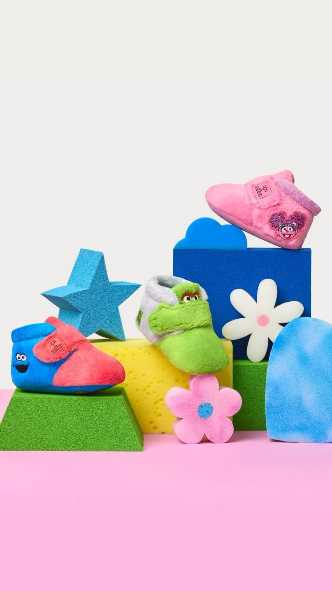 アグのインスタグラム：「U is for... U need the #UGGxSesameStreet collection.   Head to our NY Flagship store to get your hands on the UGG x Sesame Street collection @ 530 5th Ave, New York, NY 10036.  #UGG #FeelsLikeUgg #Kids #KidsStyle」