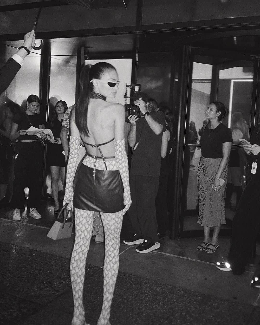 ケリー・ゲイルのインスタグラム：「Arriving at the @retrofete show last night🤎 #NYFW」