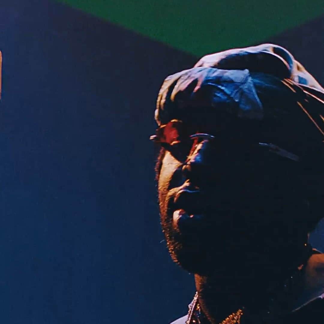 Vevoのインスタグラム：「After dropping his 'EL TORO 2' album last month, @EST.GEE showed off his new bars in a ctrl performance of "XXL." Watch the performance, stream the project, and catch the Louisville rhymer on his upcoming tour. ⠀⠀⠀⠀⠀⠀⠀⠀⠀ ▶️ [Link in bio] #ctrl」