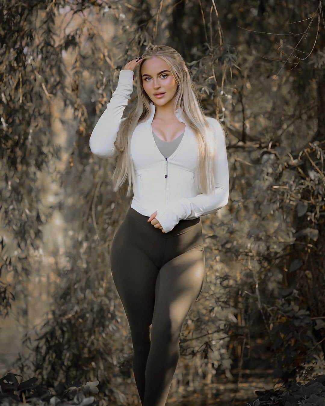 Anna Nyströmのインスタグラム：「1, 2 or 3? 🌿」
