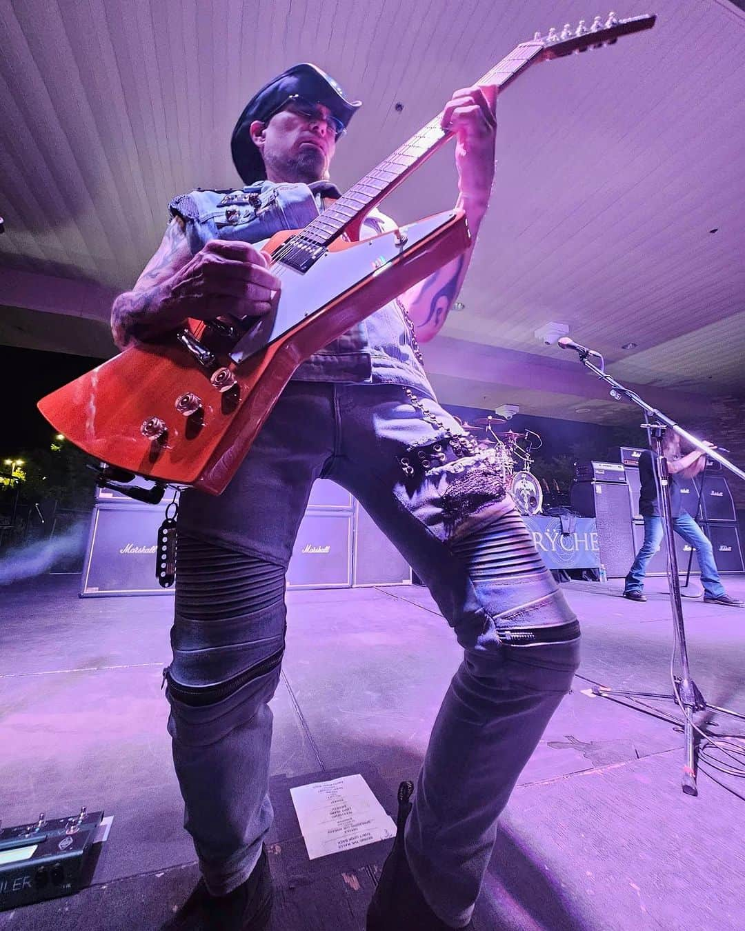 Queensrycheさんのインスタグラム写真 - (QueensrycheInstagram)「Stoney at Feather Falls Casino & Lodge in Oroville, California (photo credit Danny Miller) #queensryche #california #mikestone #stoney #guitarist #guitarplayer #badass #coolaf #coolestguitars #goodtimes #rychersrule」9月13日 5時00分 - queensrycheofficial