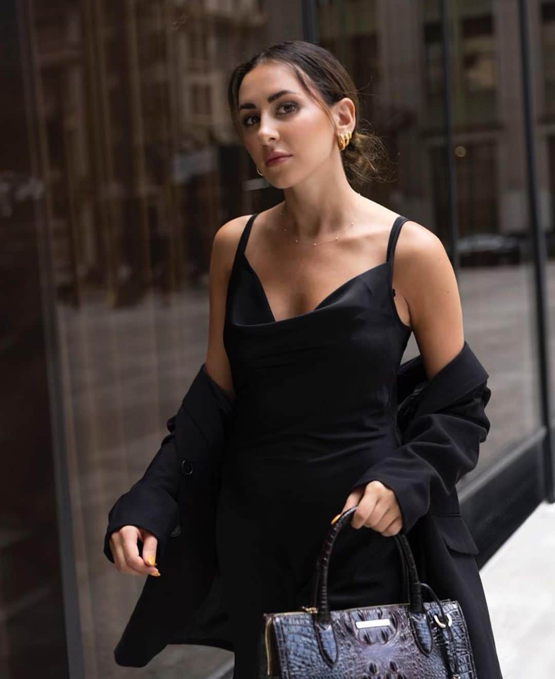 のインスタグラム：「When your dress is giving #NYFW chic and it's on #sale, too. FYI, for 2 days only, get 30-50% off wear-now styles, happening now through tomorrow, 9/13. Tap image to shop the look and head to link in bio to shop the sale. 📸: @ashleykaleel_ #MacysStyleCrew #FallStyle」