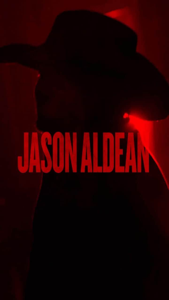 ジェイソン・アルディーンのインスタグラム：「U guys are wild. 4 more shows this weekend - lets get it! 🤘🏼  📽️: @justinmrusek」