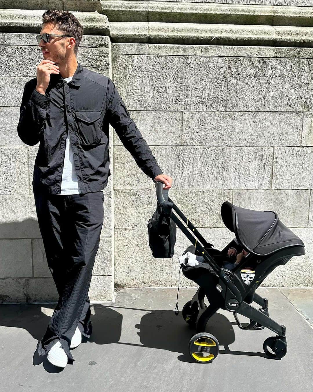 ハーベイ・ニュートン・ヘイドンのインスタグラム：「Daddy Doona」