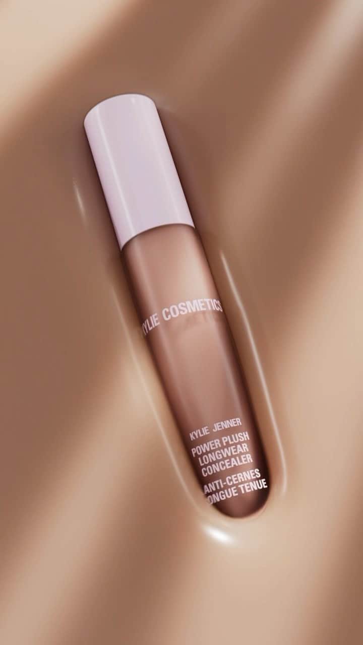 カイリー・ジェンナーのインスタグラム：「INTRODUCING POWER PLUSH LONGWEAR CONCEALER 🤍 my brand new concealer launches SEPT 27th! 3 years in the making ahhh. i’m so proud of this product. 40 perfect shades. i put all my love into it and i just can’t wait for you to tryyyy ! @kyliecosmetics」
