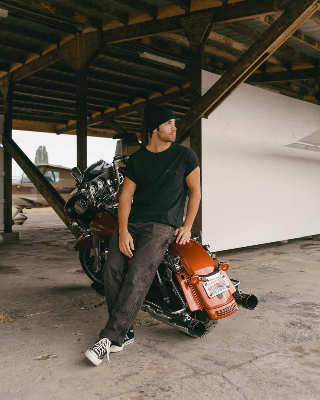 オースティン・ノースさんのインスタグラム写真 - (オースティン・ノースInstagram)「Embracing the spirit of freedom with the latest drop from On The Roam x Harley-Davidson by @HDcollections 🏍️👖#HarleyPartner #HDCollections @prideofgypsies  @on_the_roam」9月13日 5時38分 - austinnorth55