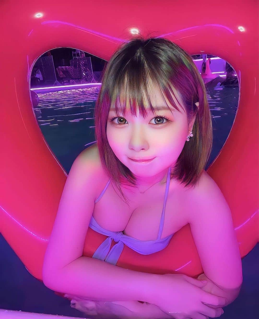 バーレスク大阪【公式】のインスタグラム：「◆◇◆  ERENA  @erena_burlesqueosaka   ☎︎電話予約17時〜 06-6345-4567  大阪市北区曽根崎新地 1-3-8 ぐらんぱれ壱番館4階  定休日:日曜日  #バーレスク大阪 #ばれすく #ショークラブ #エンターテイメント #歌 #ダンス #オド芸 #可愛い #ポール #ポールダンス #ナイトスポット #夜遊び #飲み会 #コスプレ #コスプレイヤー #写真 #撮影会 #カメラ #アイドル #美女 #コンカフェ #コンカフェ嬢 #韓国 #韓国メイク #水着 #ギャル #ギャルメイク #グラビア #モデル」