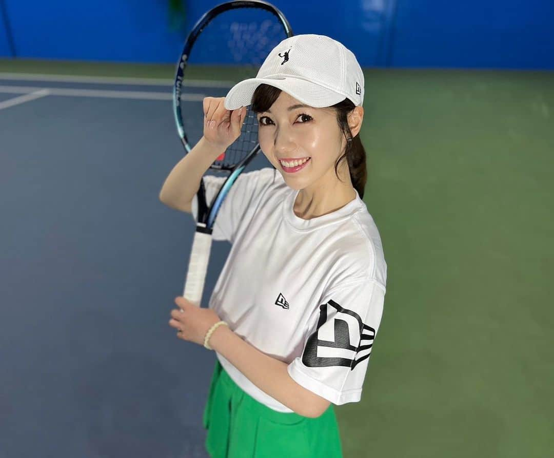 川又智菜美のインスタグラム：「スタテニで回り込みフォアの動画が配信されました🎾 ⁡ 一時期回り込みバックをしていた人間ですが レフティということもあり回り込みフォア得意になりたい🥺🥺🥺 ⁡ ぜひ動画をご覧ください☺️ ⁡ P.S. 謎に敬礼してるバージョンもあったので おまけで載せておきます😂 ⁡ #テニス #テニス女子 #tennis #スタテニ  ⁡  #フォアハンド #フォアハンドストローク #テニスウェア #テニスタグラム  #テニスプレイヤー #テニス好きな人と繋がりたい #テニス好き #tennisgirl #tennislove #테니스 #테니스치는여자 #スポーツ女子 #테니스레슨 #테니스연습 #tenniscourt #tennislife」