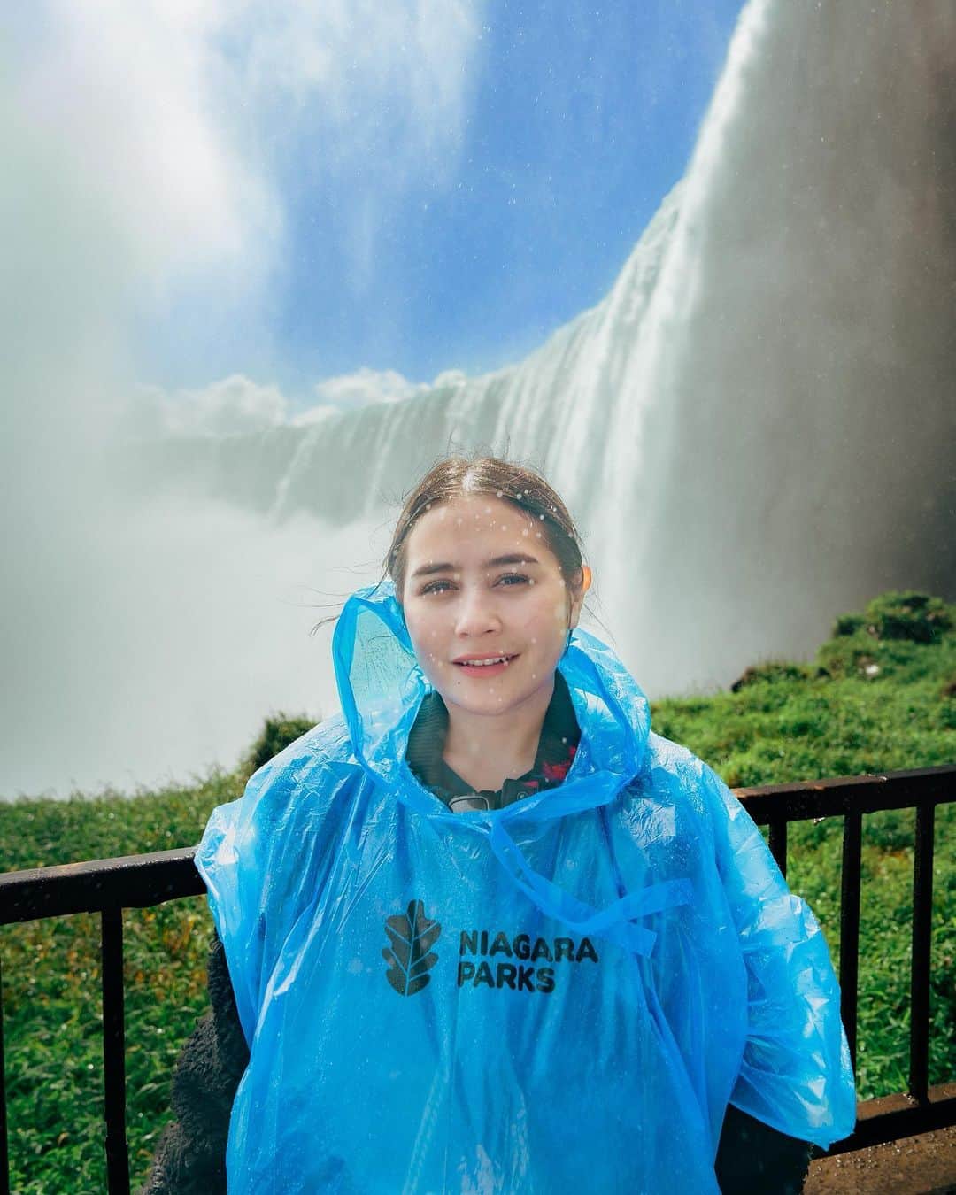 Prilly Latuconsinaのインスタグラム：「On earth there is no heaven, but there are pieces of it.」