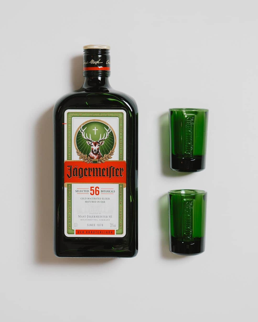 ベドウィンさんのインスタグラム写真 - (ベドウィンInstagram)「世界的にも有名なドイツのリキュール「Jägermeister（イエーガーマイスター）」は、私たちを取り巻く物資的な世界と心の奥底にある感情を繋げるという大切な役割を持つ「感覚」というものに焦点をあて、ご愛飲者をユニークな「Sensory Voyage（感覚的な旅）」へ招待し、忘れられないひとときを提供する。  この取り組みに込められた大切なメッセージである「感覚を祝福する」ということを実現させるため、業界をリードする「感覚の専門家」とのコラボレーションが実現。  ―「BEDWIN & THE HEARTBREAKERS」は、スタイリッシュな洋服で「触覚」の体験を生み出す。  ―「Kuumba International」は、イエーガーマイスターのエクスクルーシブなインセンスを使った香りで「嗅覚」を喜ばせる。  ―「MONTANA CANS」は、イエーガーマイスターのシグネチャーカラーを使った鮮やかなマーカーで「視覚」を刺激する。  ―「EarPeace」は、聴覚保護にこだわった聴覚体験を提供する。  そしてもちろん、イエーガーマイスターの56種類のハーブの緻密なブレンドはも欠かせない。  この特別な取り組みを記念して、イエーガーマイスターは、特注の「THOR」のボックスに限定アイテムのコレクションを詰め込んだ。このコレクションは、あなたを究極の「Sensory Voyage」へと誘い、イエーガーマイスターが忘れられない人生最高の夜になくてはならない存在だと証明するだろう。  ーーーーーーーーーー  【Jägermeister "Sensory Vovage Box" を抽選で1名様にプレゼント】 五感を解き放ち、忘れられない夜の旅に出る準備はできていますか？  Jägermeisterの「Sensory Voyage」に参加して、私たちの人生のかけがえのない瞬間を形作る「感覚」を祝福しよう！  コラボレーションを記念し、抽選で1名様に「Sensory Voyage Box」をプレゼント🎁  1️⃣ @jagermeister @bedwin_official のInstagramをフォロー 2️⃣ この投稿を「いいね」 3️⃣ この投稿をストーリーでシェア  抽選対象期間 2023年9月13日（水）〜 9月19日（火）  沢山の方のご参加をお待ちしております。  *当選者にはDMにてご連絡させていただきます  ーーーーーーーーーー  @jagermeister_japan  #jagermeister #イエーガー  #イエーガーマイスター   #bedwinandtheheartbreakers  #bedwin #ベドウィン」9月13日 17時00分 - bedwin_official