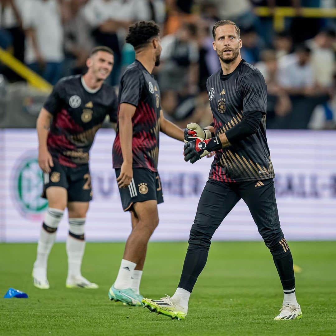 オリヴァー・バウマンのインスタグラム：「Was für ein Abend💪🏼 #DFB #Nationalmannschaft #Freundschaftsspiel #DFBPhilipReinhard」
