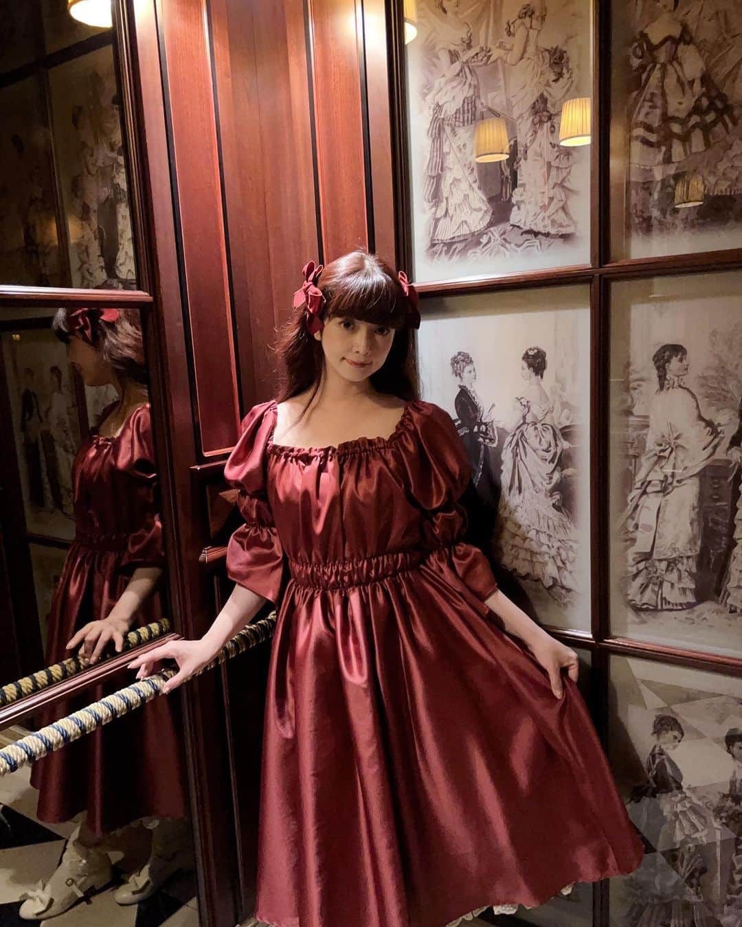 青木美沙子さんのインスタグラム写真 - (青木美沙子Instagram)「韓国旅で泊まったホテル🏨 ホテルレスケープ(Hotel L'Escape)  クラシカルでステキでした🌹 お洋服は、 @lolita_baroque_official  さん」9月13日 16時24分 - misakoaoki
