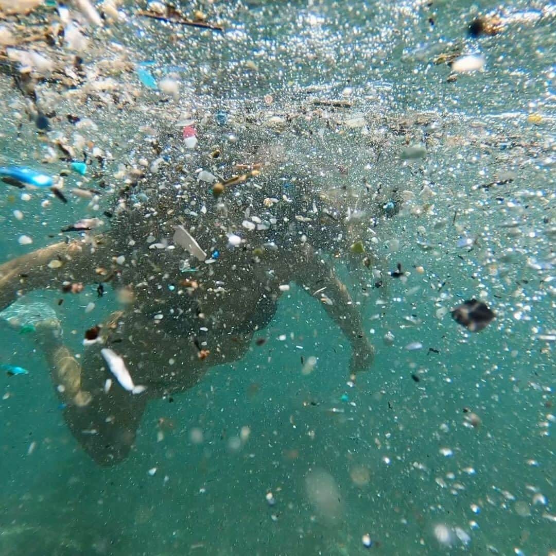 パワーハウスミュージアムのインスタグラム：「‘Plastic is a material built to last yet carelessly discarded after a single use.’ - Brodie Neill, Jetsam table Designer  This Sydney Design Week join a panel of experts in science, Indigenous knowledges, cultural studies and design as they explore the ecological and social concerns of this issue and discuss why solutions to the plastic problem need to be multidimensional.  The discussion will be anchored by the recently acquired Jetsam table by internationally recognised furniture designer Brodie Neill (Powerhouse object 2023/1/1). Made of ‘ocean terrazzo’, a material produced by recycling microplastic ocean waste and setting it in resin, Jetsam embodies a design solution that is both beautiful and sustainable.  Panellist Dr Jennifer Lavers collaborated with Brodie Neill Studio on Jetsam, extending research into designs that harmonise with scientific understandings of sustainability.  Sunday 24 September 2-3pm  Powerhouse Ultimo  Book now - Link in bio.  #SydneyDesignWeek2023」