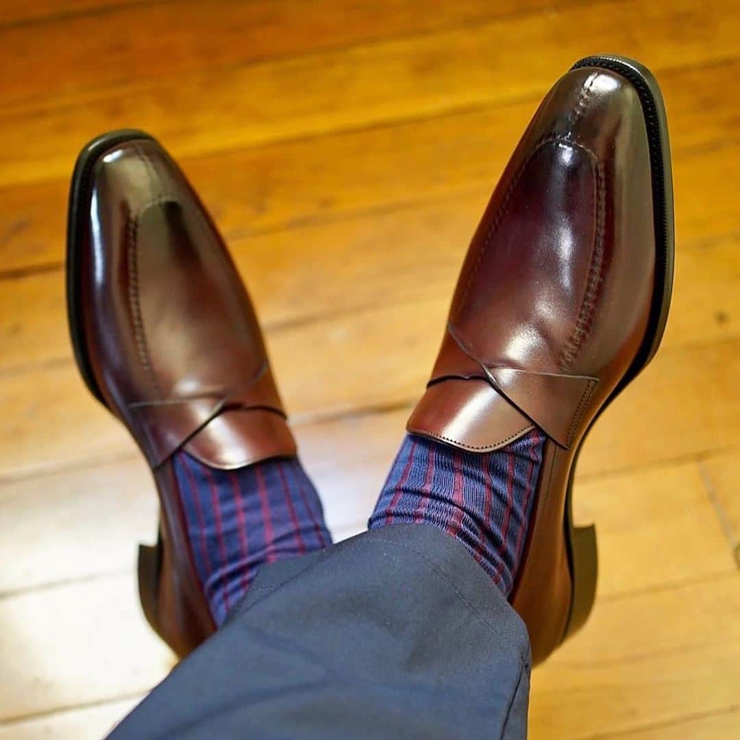 ガジアーノ&ガーリングのインスタグラム：「A beautiful Antibes 1 in Vintage Rioja Calf on the KN14.  For September there is No MTO FEE on this model..  How would you customise your dream pair of Antibes Loafers?   #ggantibes #gazianogirling #loafers」