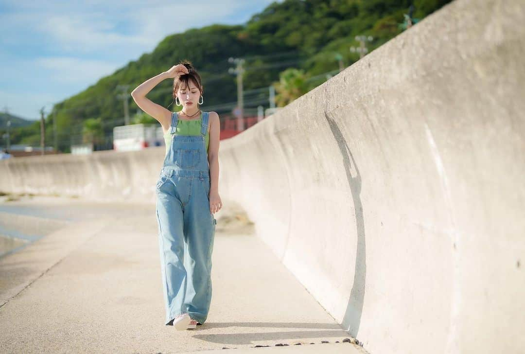 引地裕美さんのインスタグラム写真 - (引地裕美Instagram)「☀️🌊🩵  今年はサロペットが可愛い◎  グリーンのトップスはGRL購入品紹介動画の時の🌱  #ゆうみ服 🧺 #知多半島 #オーバーオール #サロペット #ungrid #grl #grl購入品  #UMine #japan #옷스타그램 #데일리룩 #코디스타그램 #每日穿搭 #일본 #얼스타그램 #照片 #粉我 #japanesegirl」9月13日 16時36分 - yuumihikichi