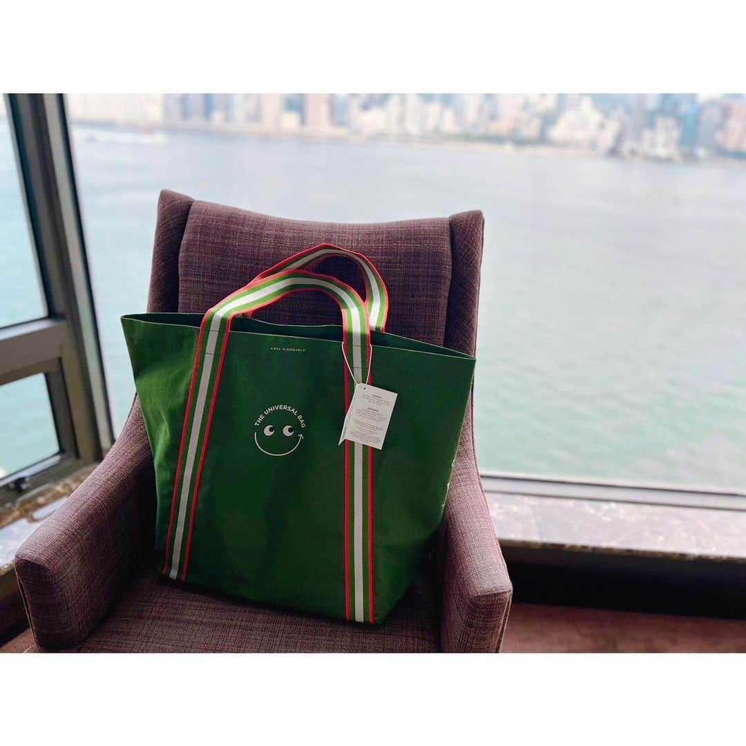 徳山沙季さんのインスタグラム写真 - (徳山沙季Instagram)「. @anyahindmarch のエコバッグ𖤣𖥧𖥣𖡡𖥧𖤣 @citysuperhk で購入🛒 海外限定の配色のようです☺︎ 丈夫だし、マザーズバッグとしても使えるクオリティ𓍯 . プチプラなのでお土産にも良さそう❥︎ . . #anyahindmarch #citysuperhk #hk #hongkong #アニヤハインドマーチ #プチプラ　#マザーズバッグ #香港 #🇭🇰 #エコバッグ　#限定カラー  #保育園バッグ #タビジョ #tabimuse  #限定品」9月13日 16時36分 - saki.whitesnow