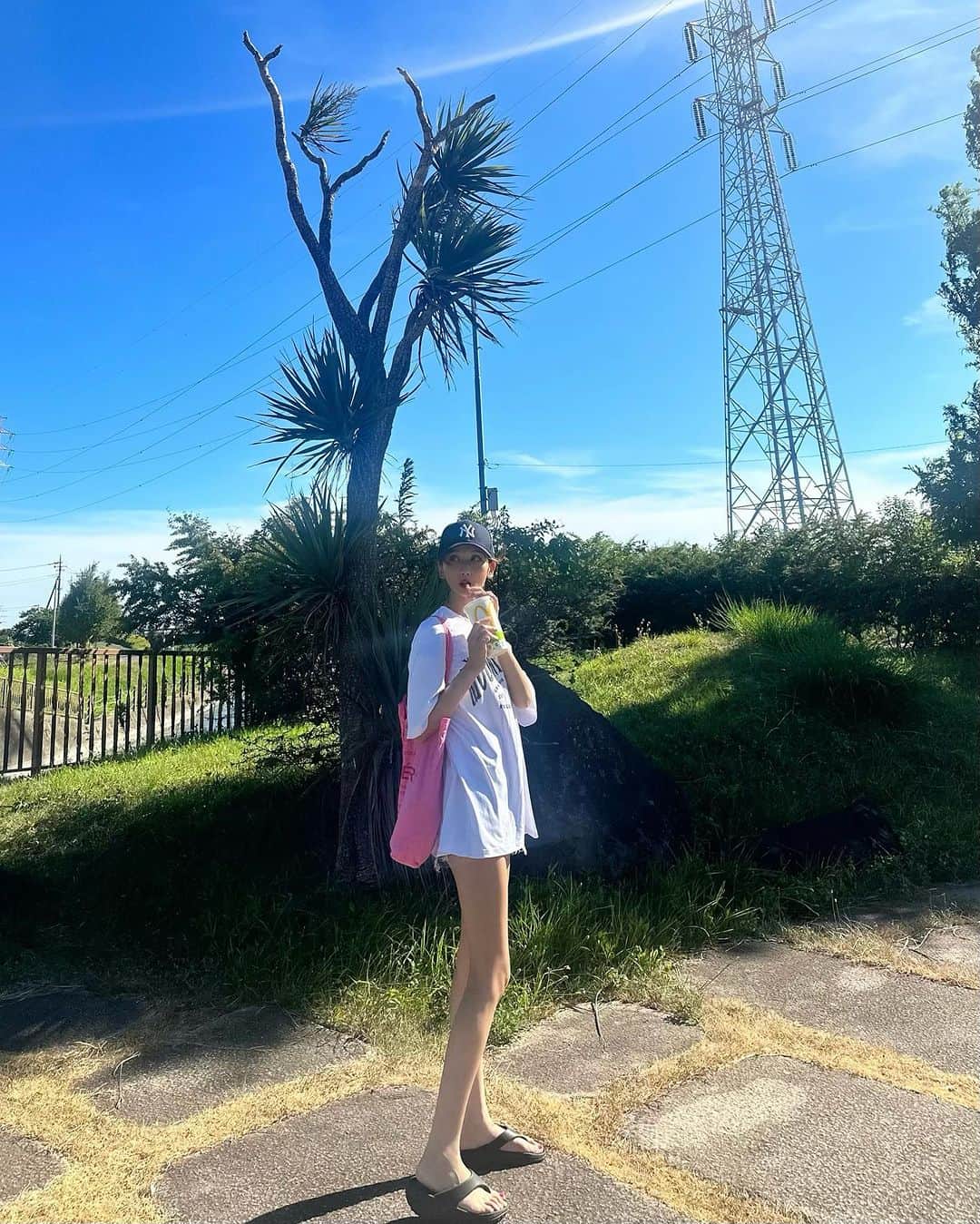 のインスタグラム：「☀️🥤」